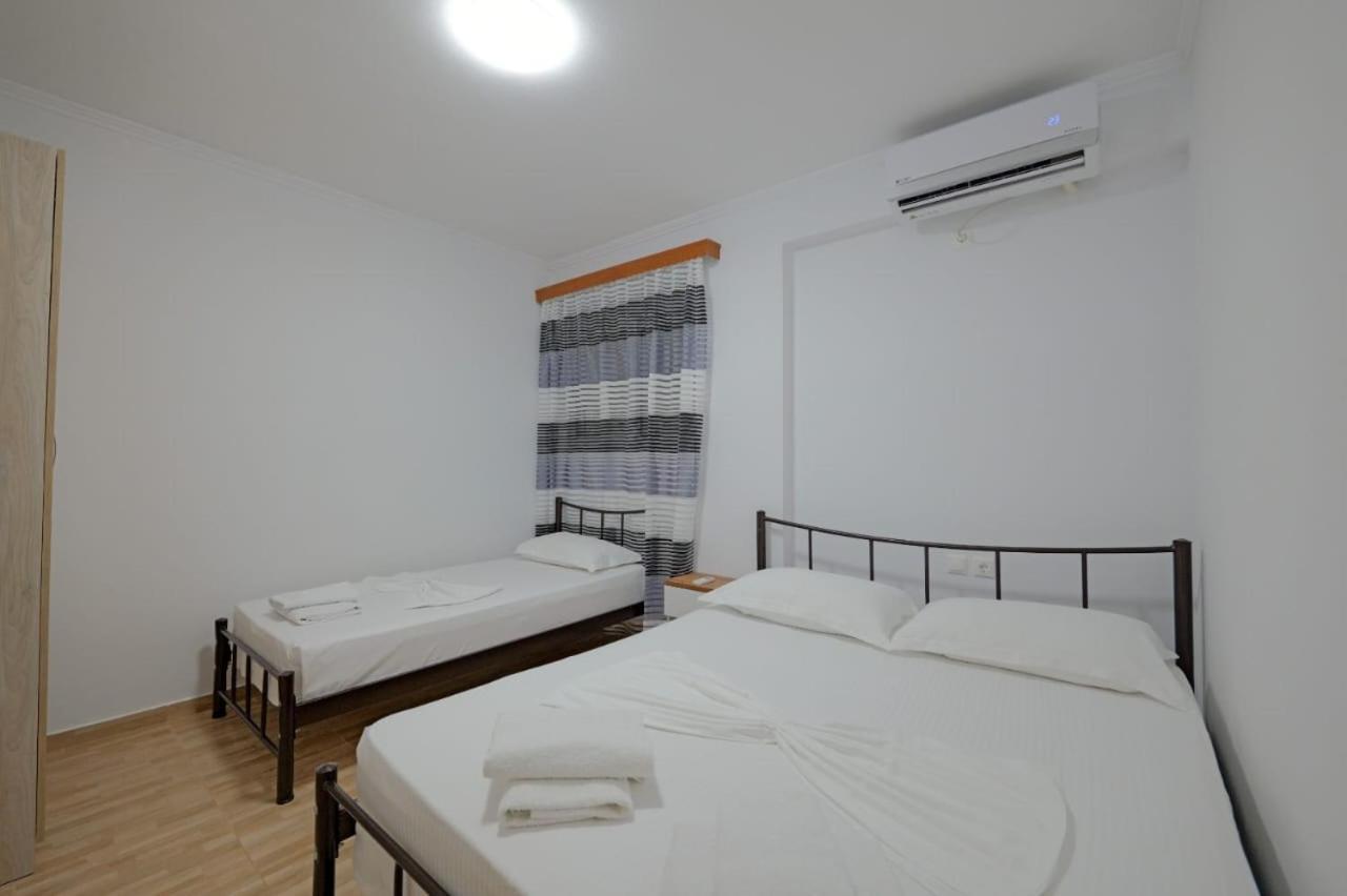 Eduard Lagji Apartament Lukovë Quarto foto