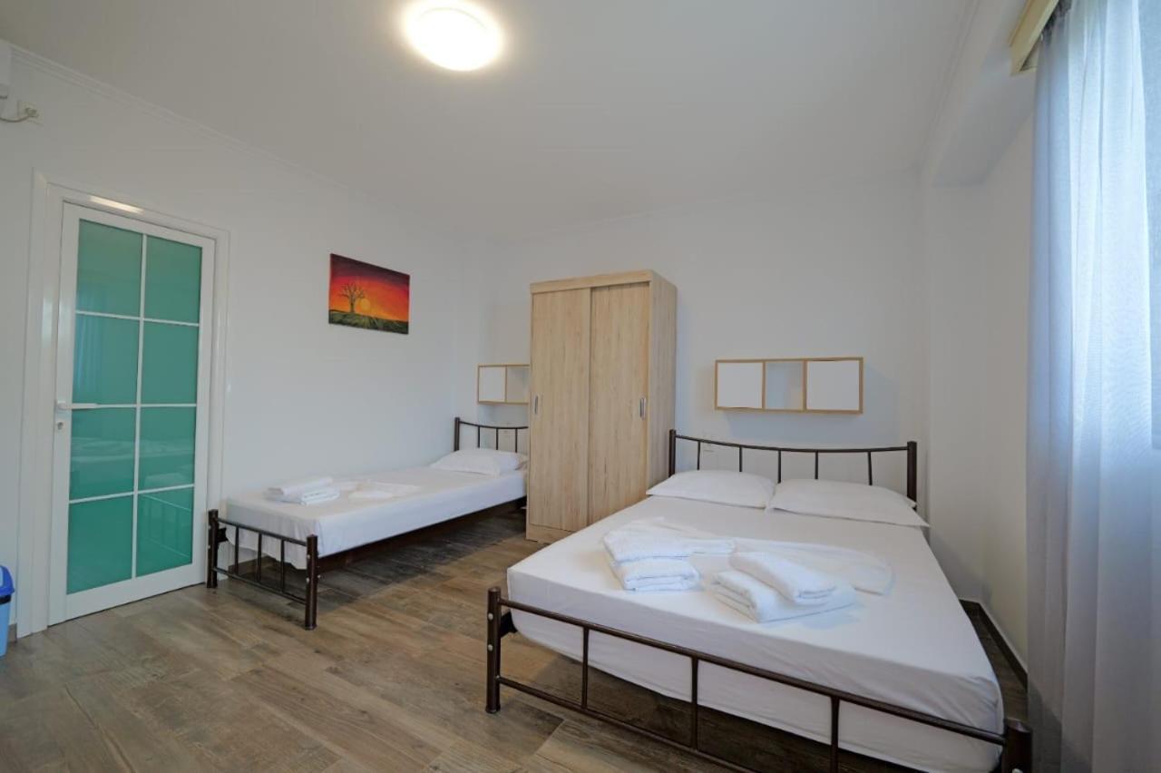 Eduard Lagji Apartament Lukovë Quarto foto